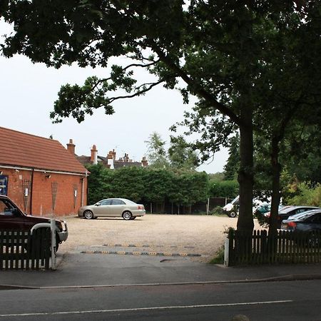 The Wellington Arms Hotel Sandhurst  Exterior foto