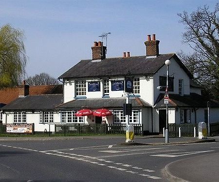 The Wellington Arms Hotel Sandhurst  Exterior foto